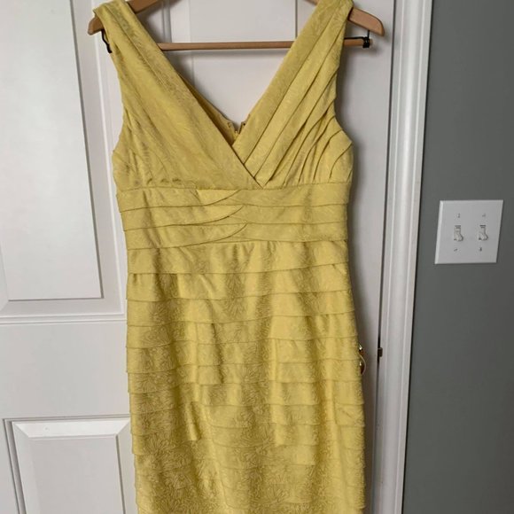 Adrianna Papell Dresses & Skirts - Adrianna Papell Butter Yellow Cocktail Dress Sz 8